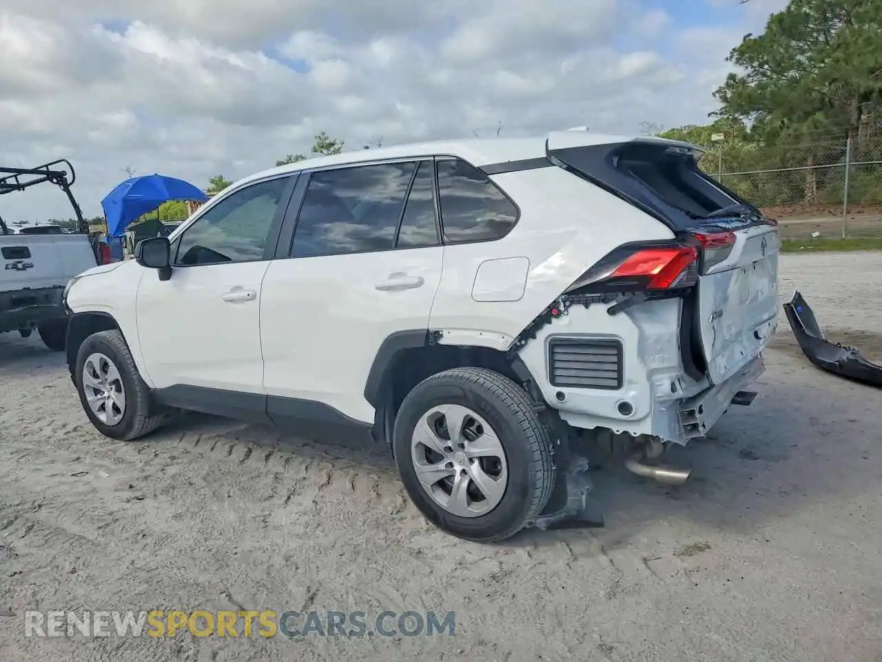 2 Photograph of a damaged car 2T3H1RFV1SW405418 TOYOTA RAV4 2025