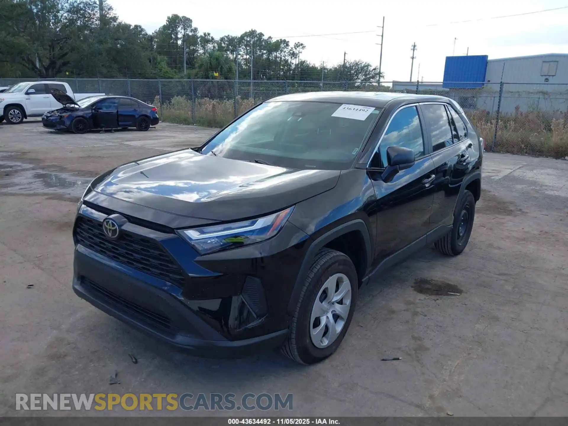 2 Photograph of a damaged car 2T3H1RFV3SW380991 TOYOTA RAV4 2025