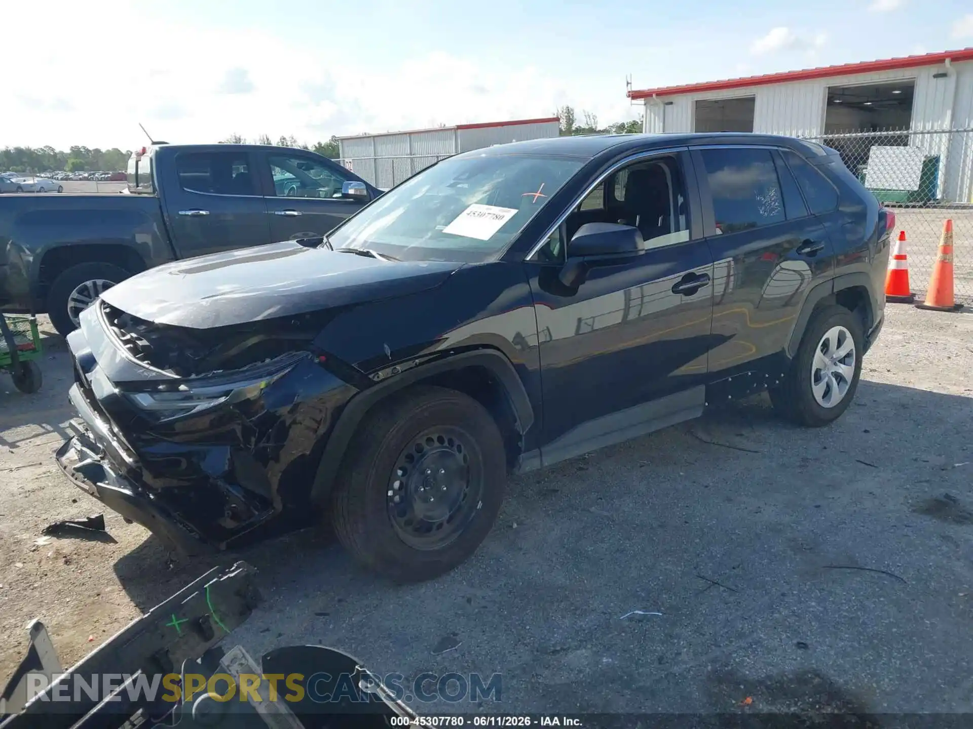2 Фотография поврежденного автомобиля 2T3H1RFV3SW419708 TOYOTA RAV4 2025