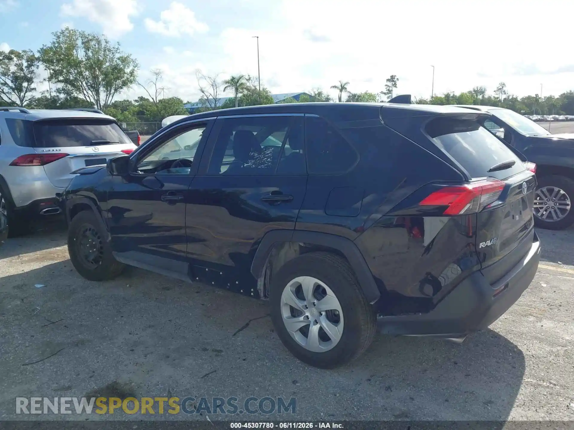 3 Фотография поврежденного автомобиля 2T3H1RFV3SW419708 TOYOTA RAV4 2025