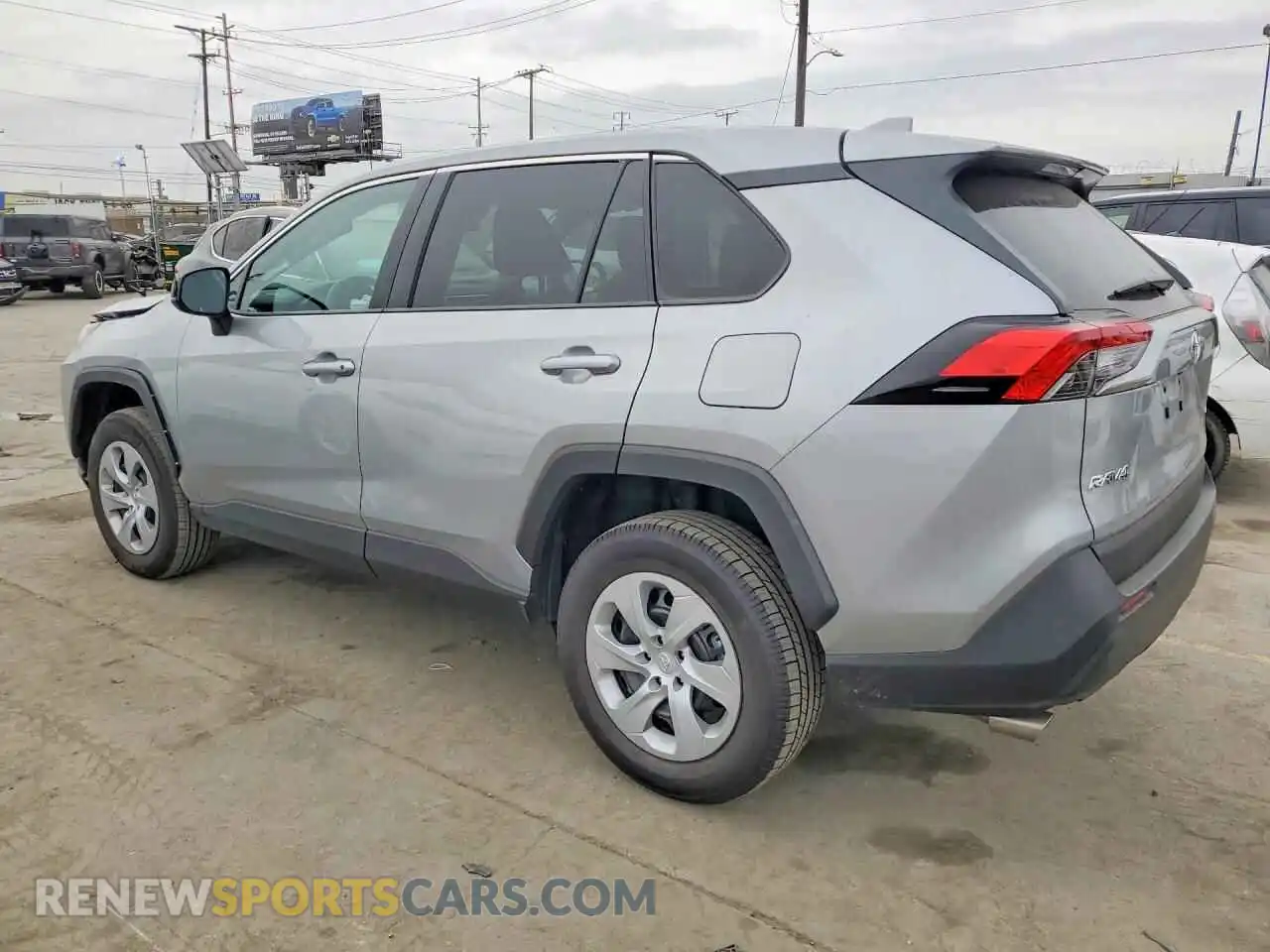 2 Фотография поврежденного автомобиля 2T3H1RFV4SW393426 TOYOTA RAV4 2025