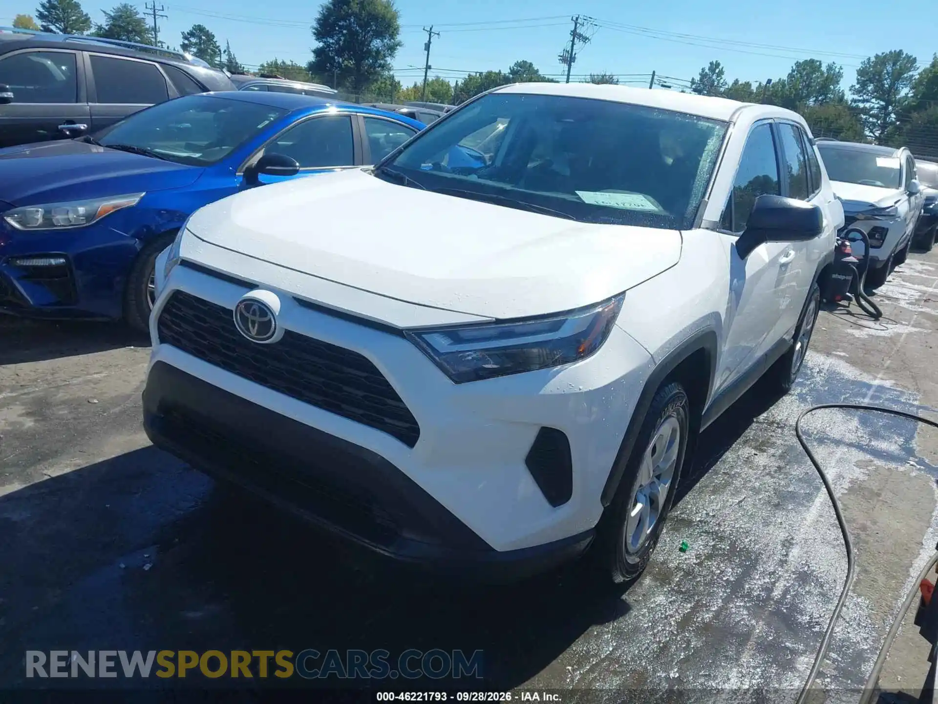 2 Фотография поврежденного автомобиля 2T3H1RFV6SC354595 TOYOTA RAV4 2025