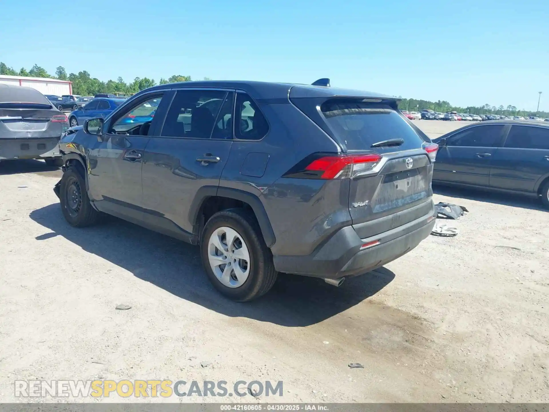 3 Фотография поврежденного автомобиля 2T3H1RFV6SW368723 TOYOTA RAV4 2025