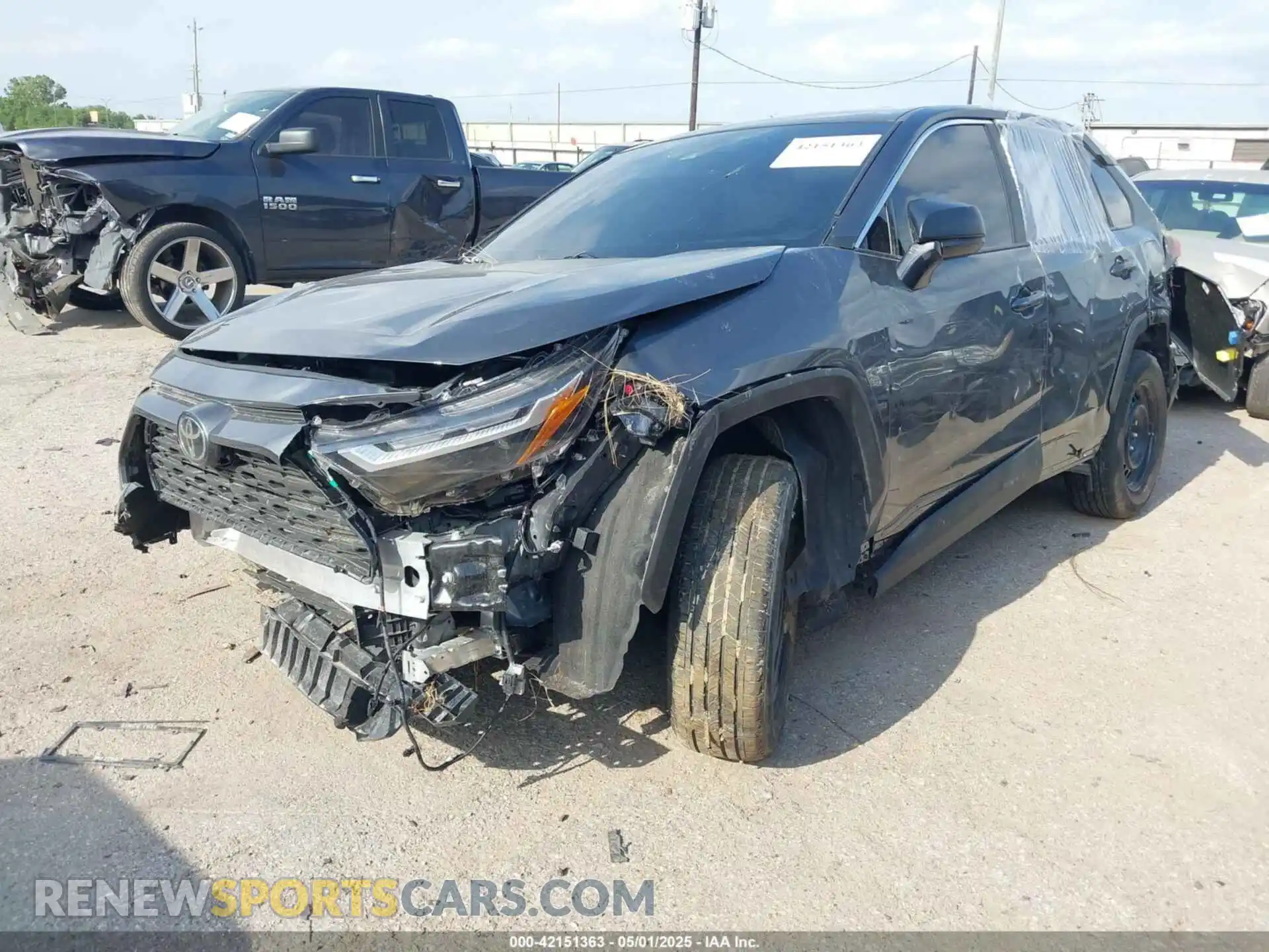 2 Photograph of a damaged car 2T3H1RFV8SW381408 TOYOTA RAV4 2025