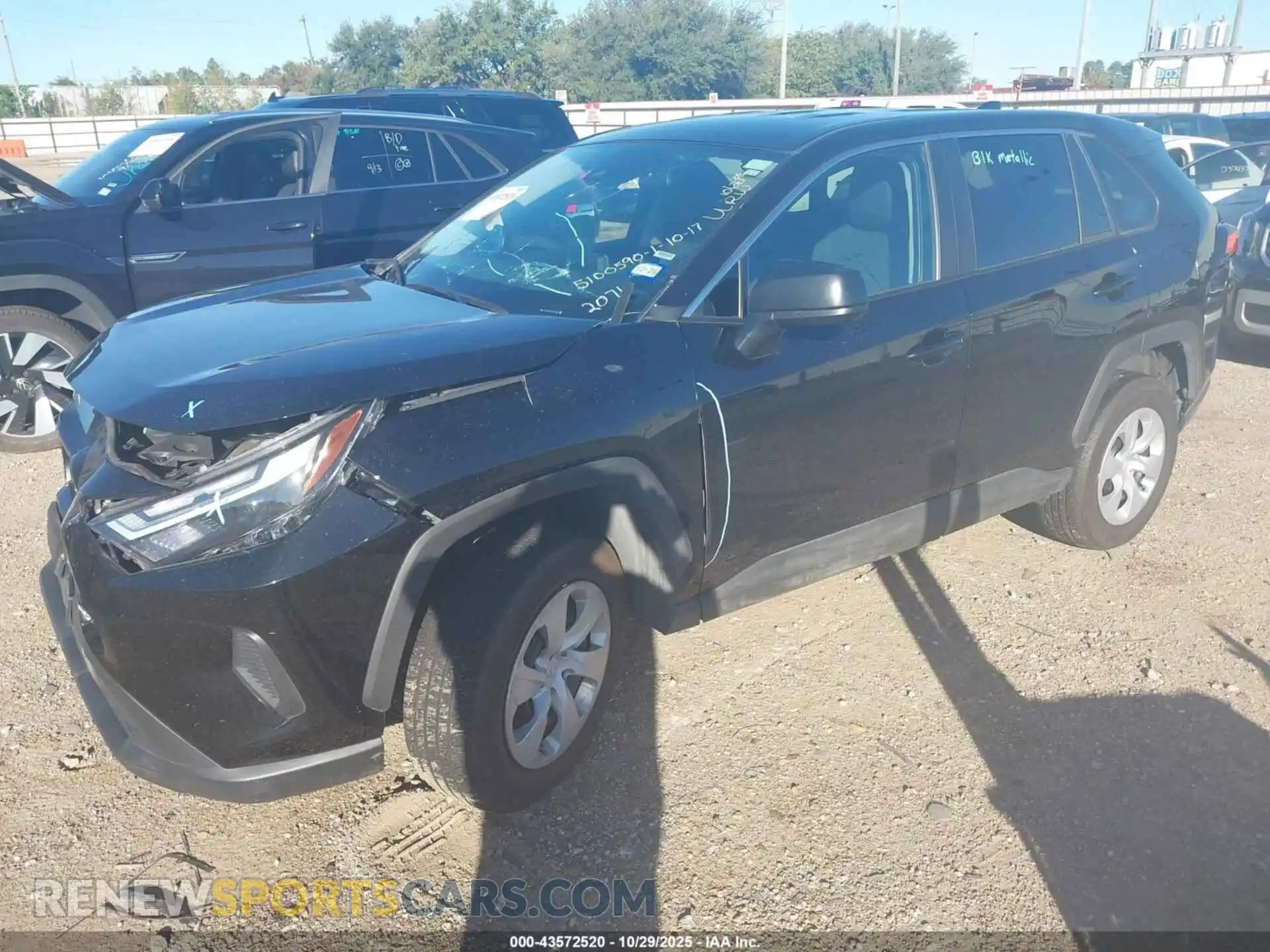 2 Photograph of a damaged car 2T3H1RFV9SW372071 TOYOTA RAV4 2025