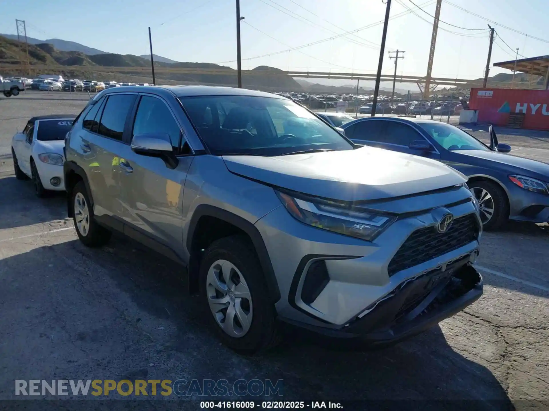 1 Photograph of a damaged car 2T3K1RFV3SW372394 TOYOTA RAV4 2025