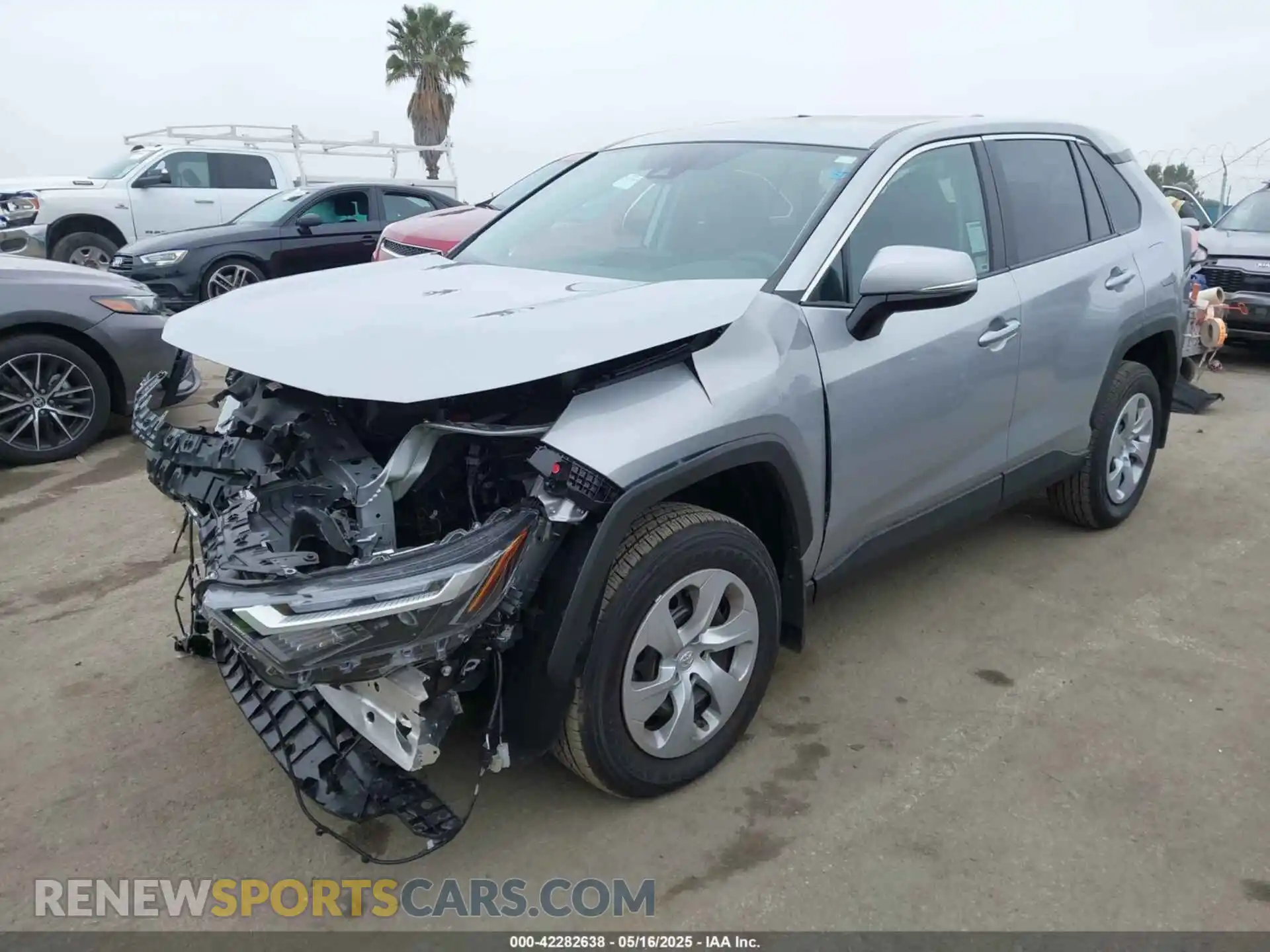 2 fotografías del automóvil dañado 2T3K1RFV5SW384630 TOYOTA RAV4 2025