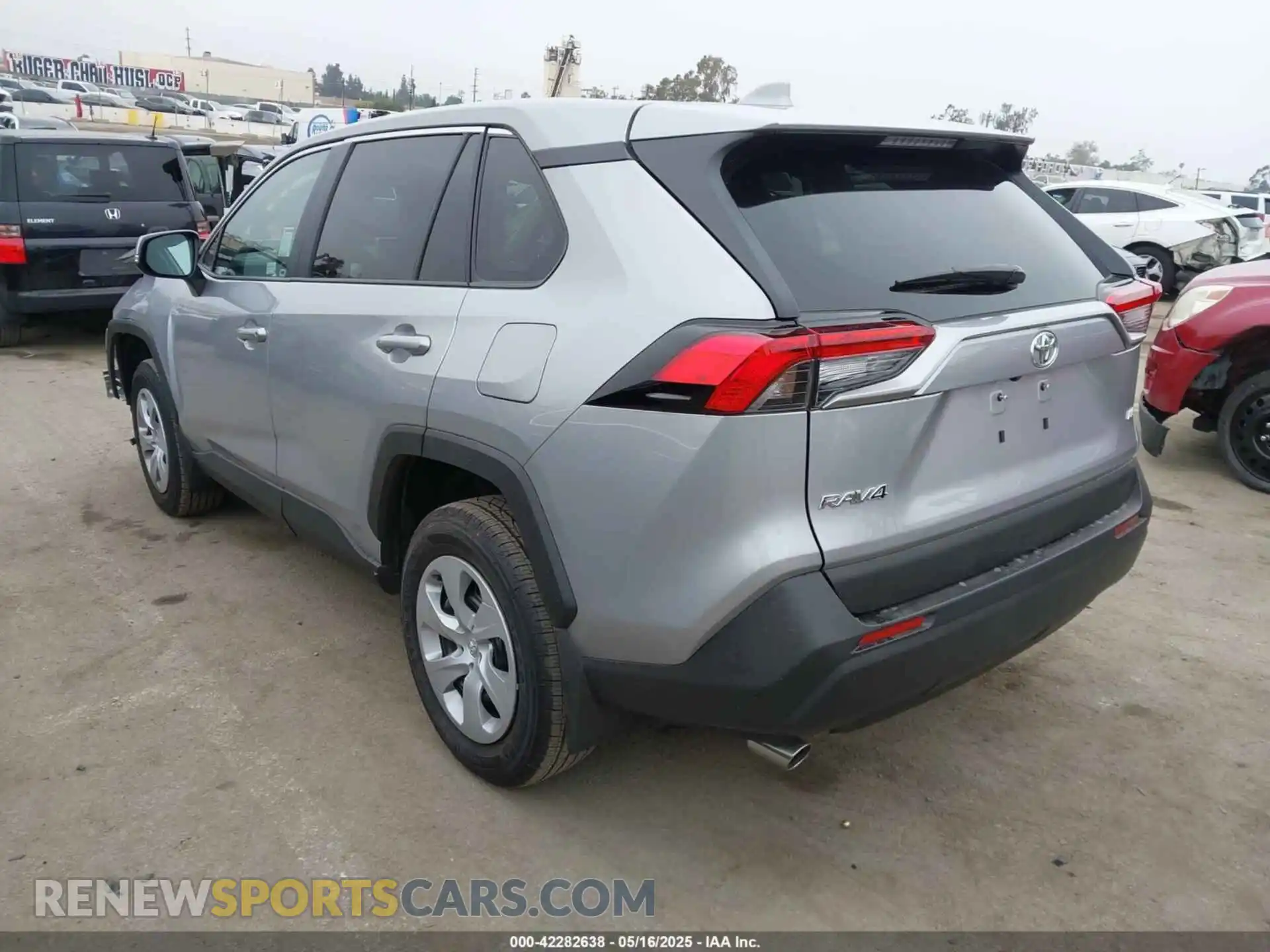 3 fotografías del automóvil dañado 2T3K1RFV5SW384630 TOYOTA RAV4 2025