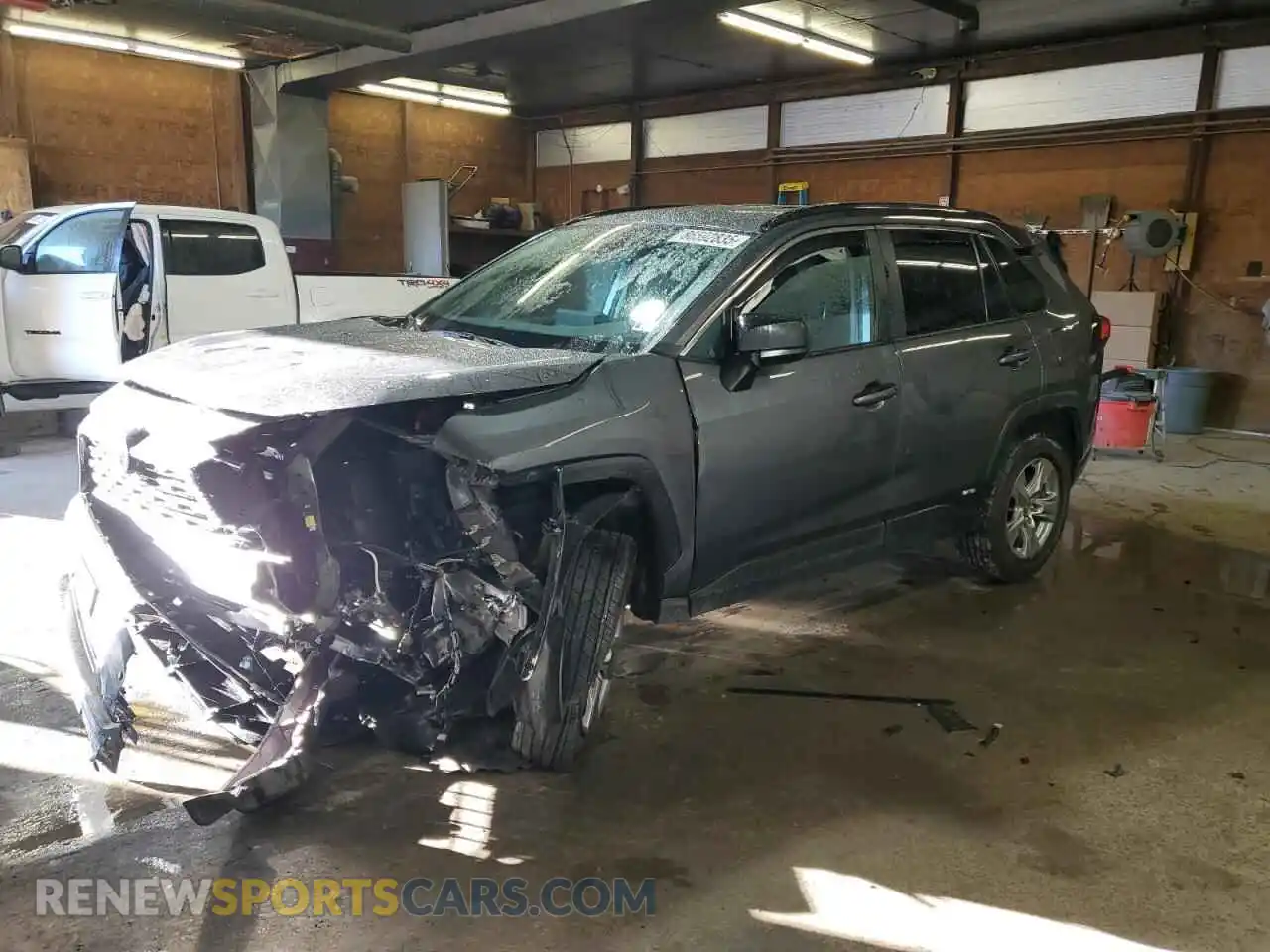 1 Photograph of a damaged car 2T3LWRFV2SW264922 TOYOTA RAV4 2025