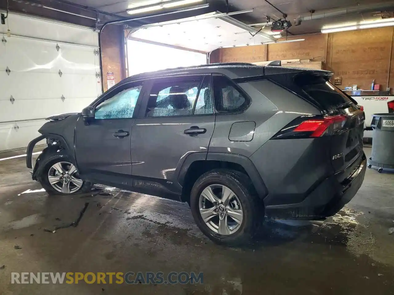 2 Photograph of a damaged car 2T3LWRFV2SW264922 TOYOTA RAV4 2025