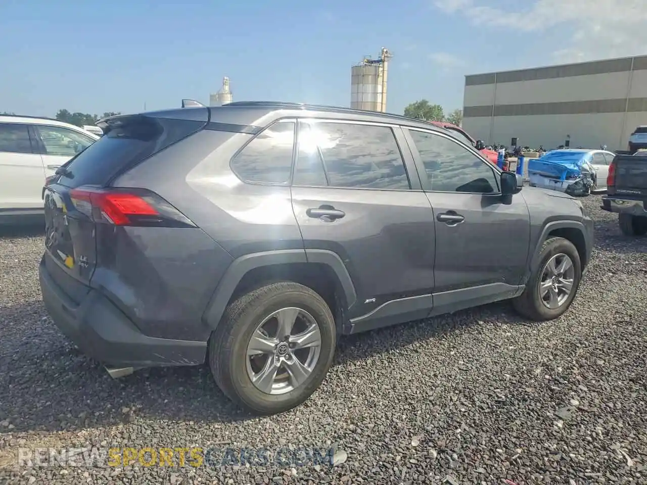 3 Фотография поврежденного автомобиля 2T3LWRFV6SW270335 TOYOTA RAV4 2025