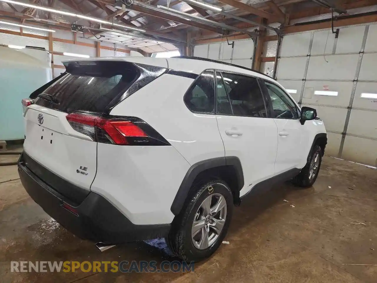 3 Photograph of a damaged car 2T3LWRFV9SW255795 TOYOTA RAV4 2025