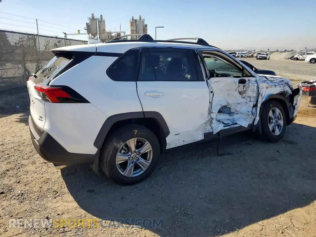 3 fotografías del automóvil dañado 2T3MWRFV1SW252183 TOYOTA RAV4 2025