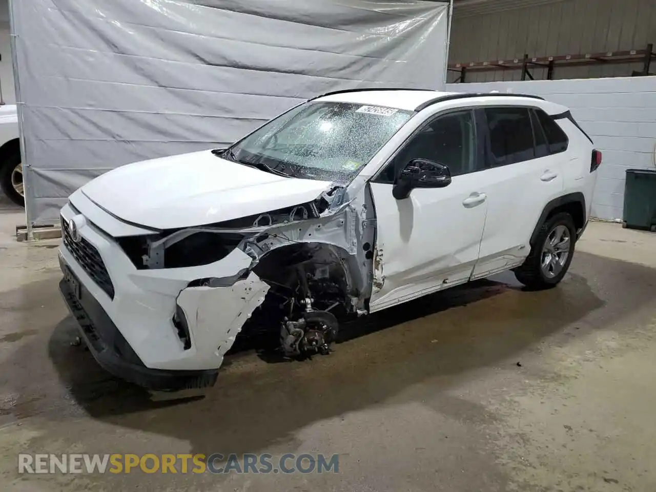 1 Photograph of a damaged car 2T3MWRFV9SW258796 TOYOTA RAV4 2025