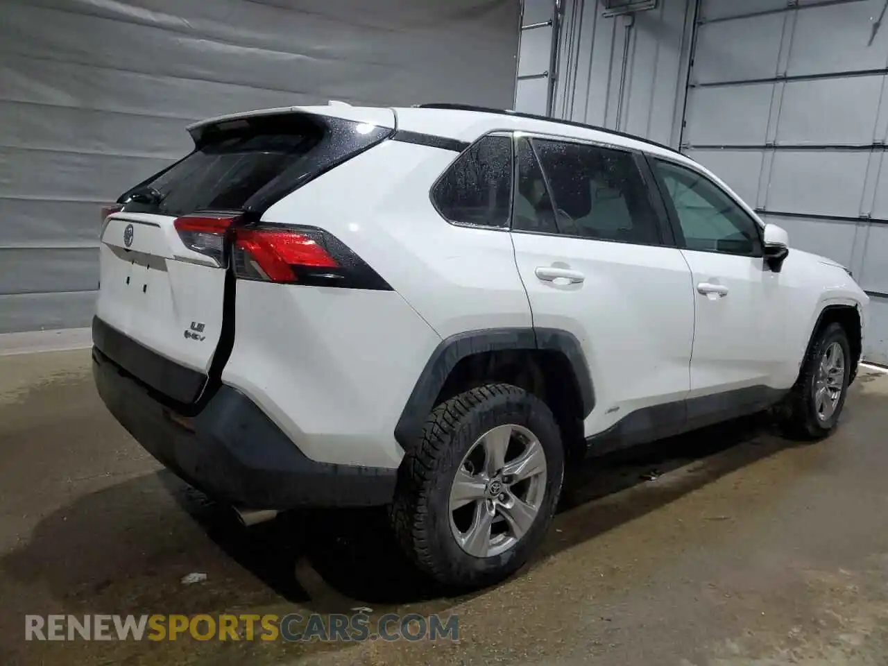 3 Photograph of a damaged car 2T3MWRFV9SW258796 TOYOTA RAV4 2025