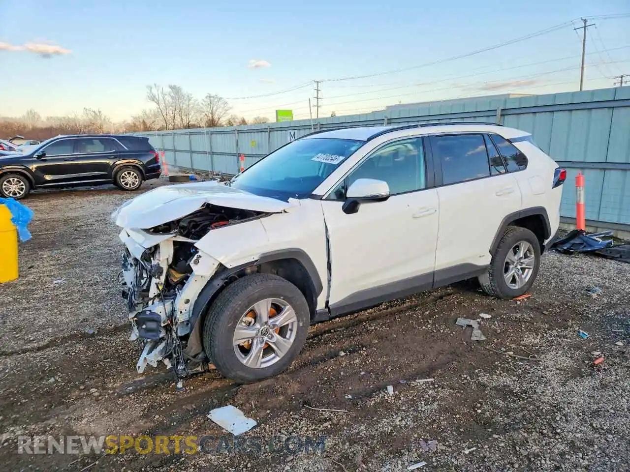 1 Photograph of a damaged car 2T3MWRFV9SW259317 TOYOTA RAV4 2025