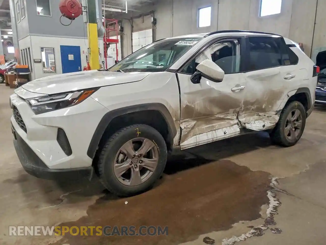 1 Photograph of a damaged car 2T3MWRFV9SW267904 TOYOTA RAV4 2025