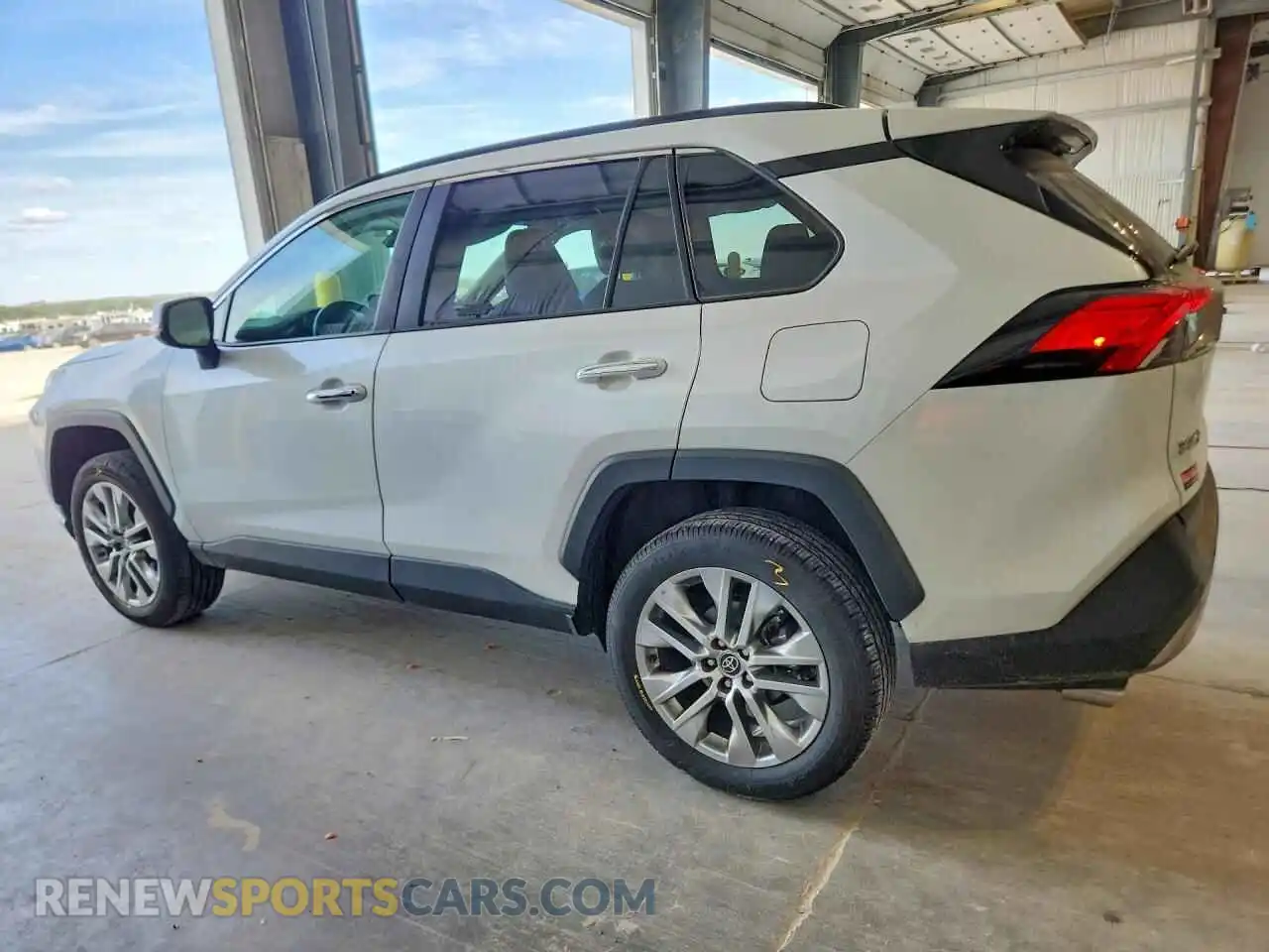 2 Photograph of a damaged car 2T3N1RFV7SW524397 TOYOTA RAV4 2025