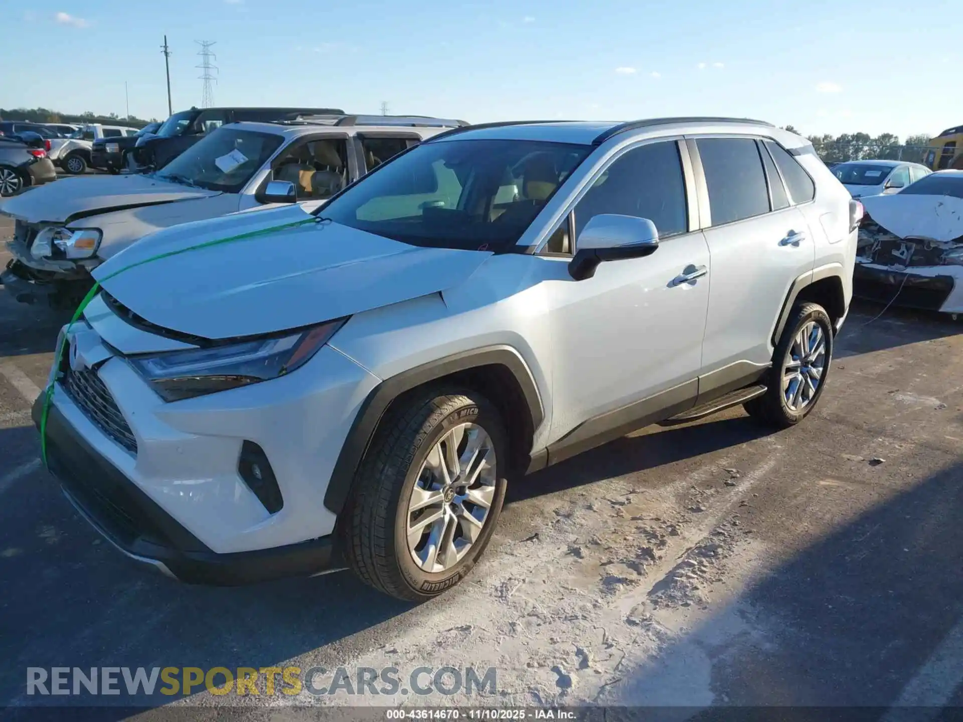2 Фотография поврежденного автомобиля 2T3N1RFV7SW596782 TOYOTA RAV4 2025