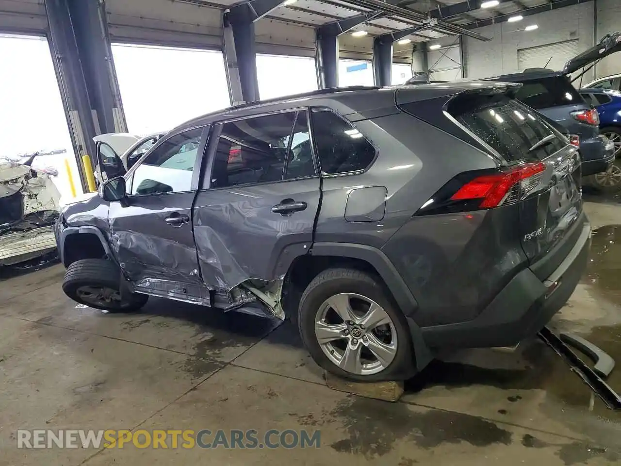 2 fotografías del automóvil dañado 2T3P1RFV0SW577578 TOYOTA RAV4 2025