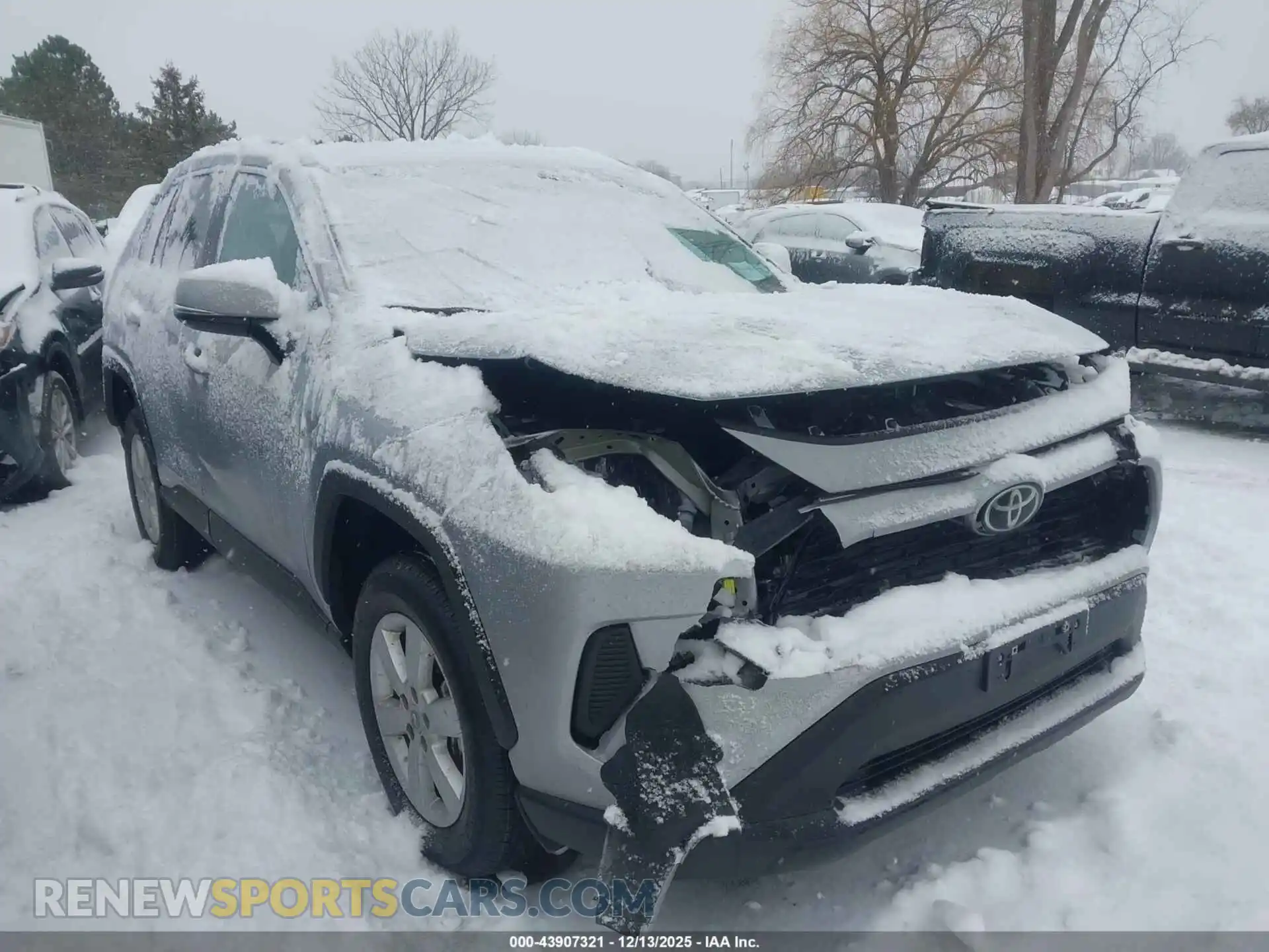 1 Photograph of a damaged car 2T3P1RFV0SW617934 TOYOTA RAV4 2025