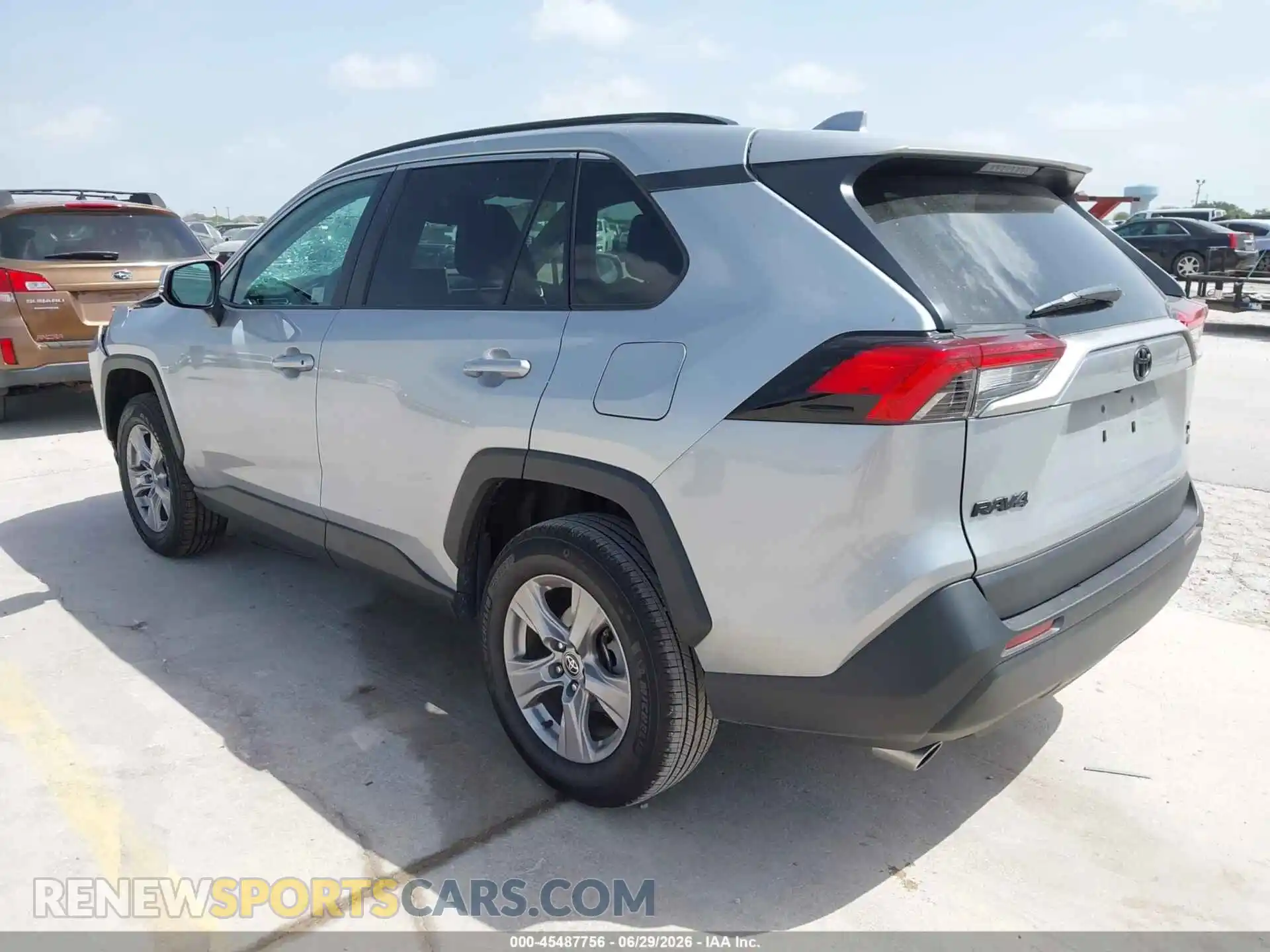 3 Фотография поврежденного автомобиля 2T3P1RFV1SW557212 TOYOTA RAV4 2025