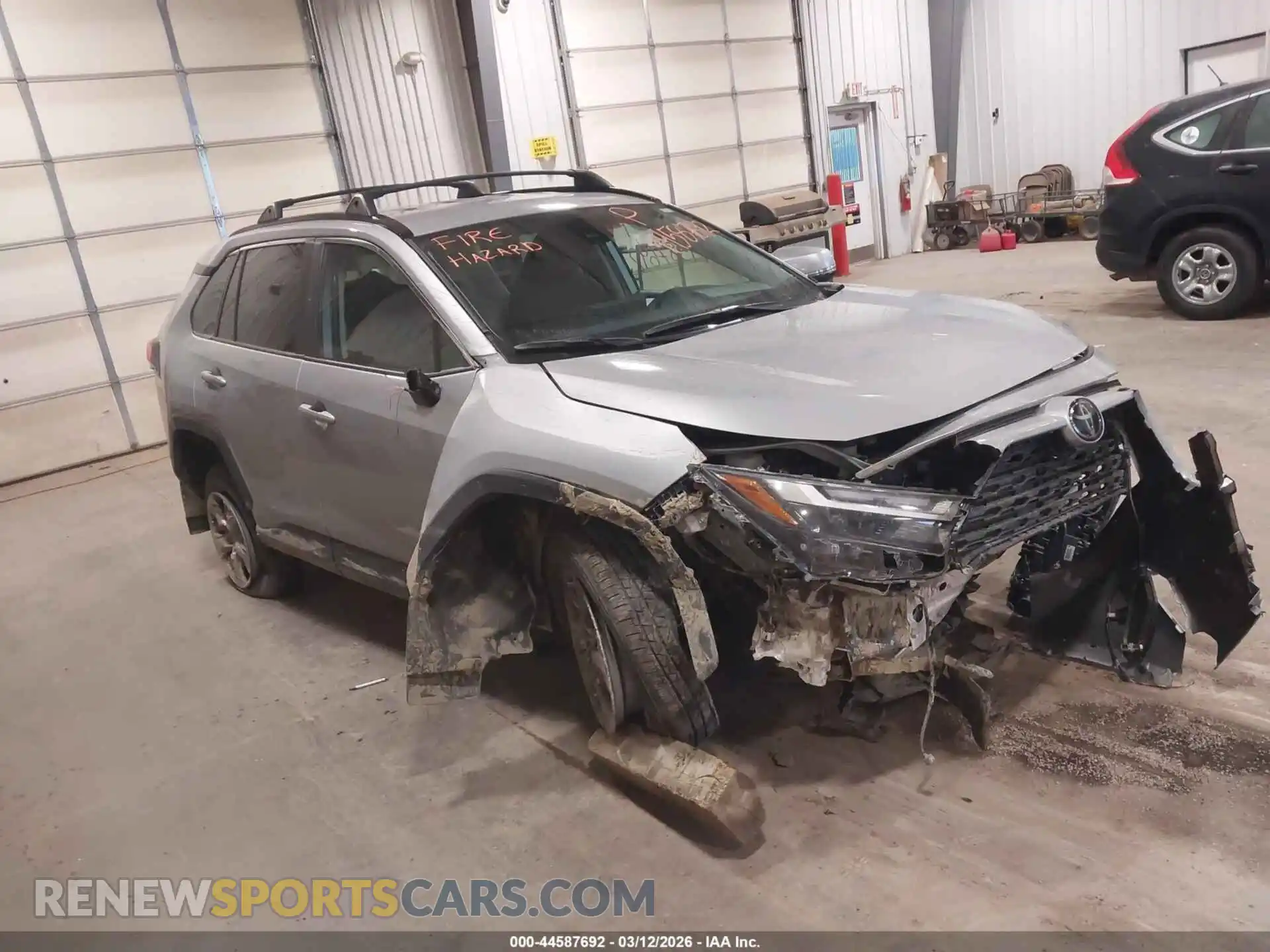 1 Фотография поврежденного автомобиля 2T3P1RFV1SW599718 TOYOTA RAV4 2025