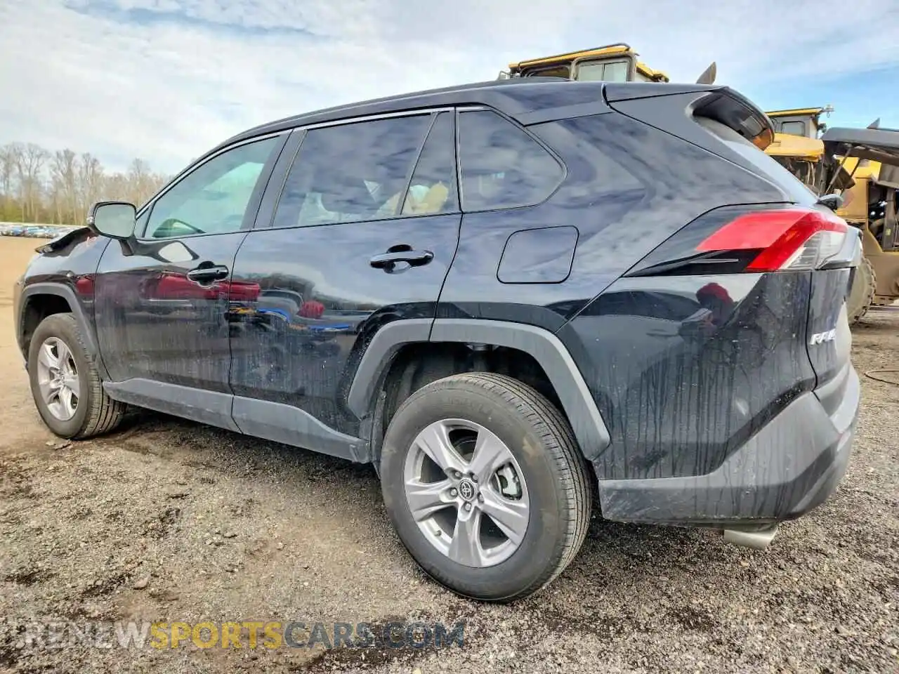 2 Photograph of a damaged car 2T3P1RFV3SW556269 TOYOTA RAV4 2025