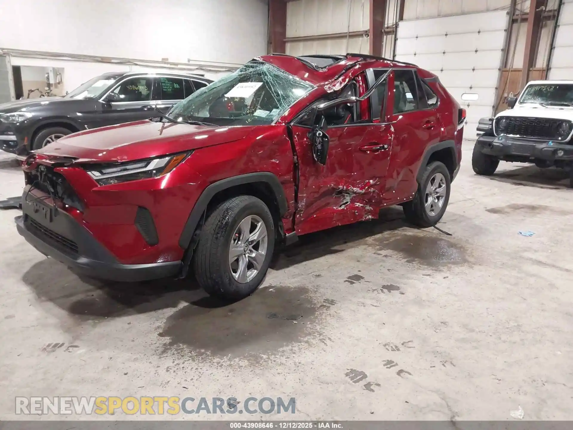 2 Photograph of a damaged car 2T3P1RFV3SW562590 TOYOTA RAV4 2025