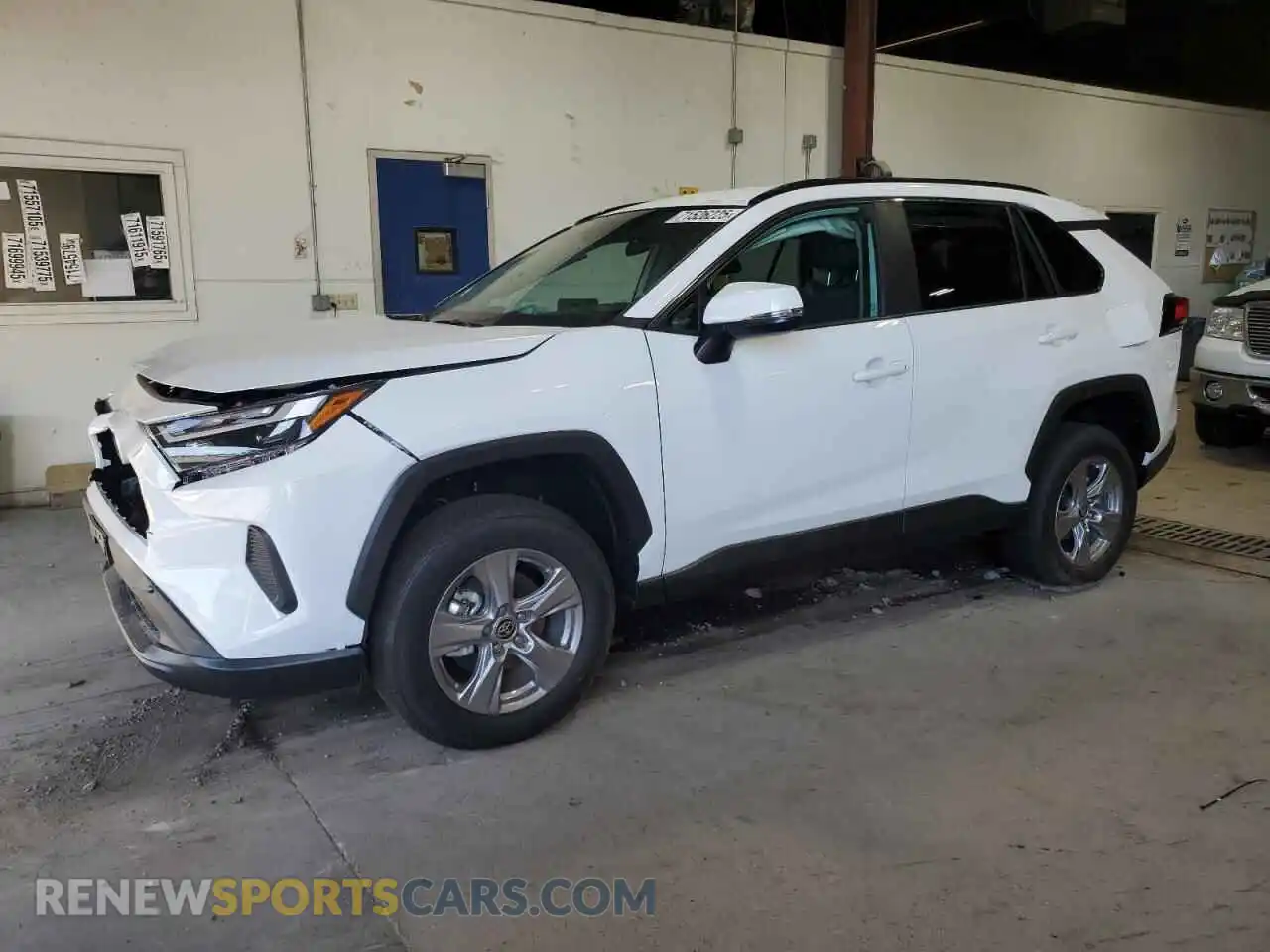 1 Photograph of a damaged car 2T3P1RFV3SW581236 TOYOTA RAV4 2025
