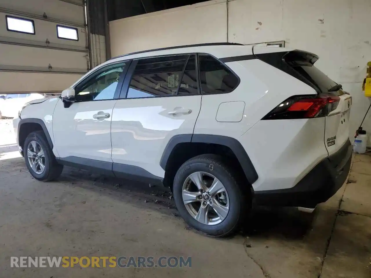 2 Photograph of a damaged car 2T3P1RFV3SW581236 TOYOTA RAV4 2025