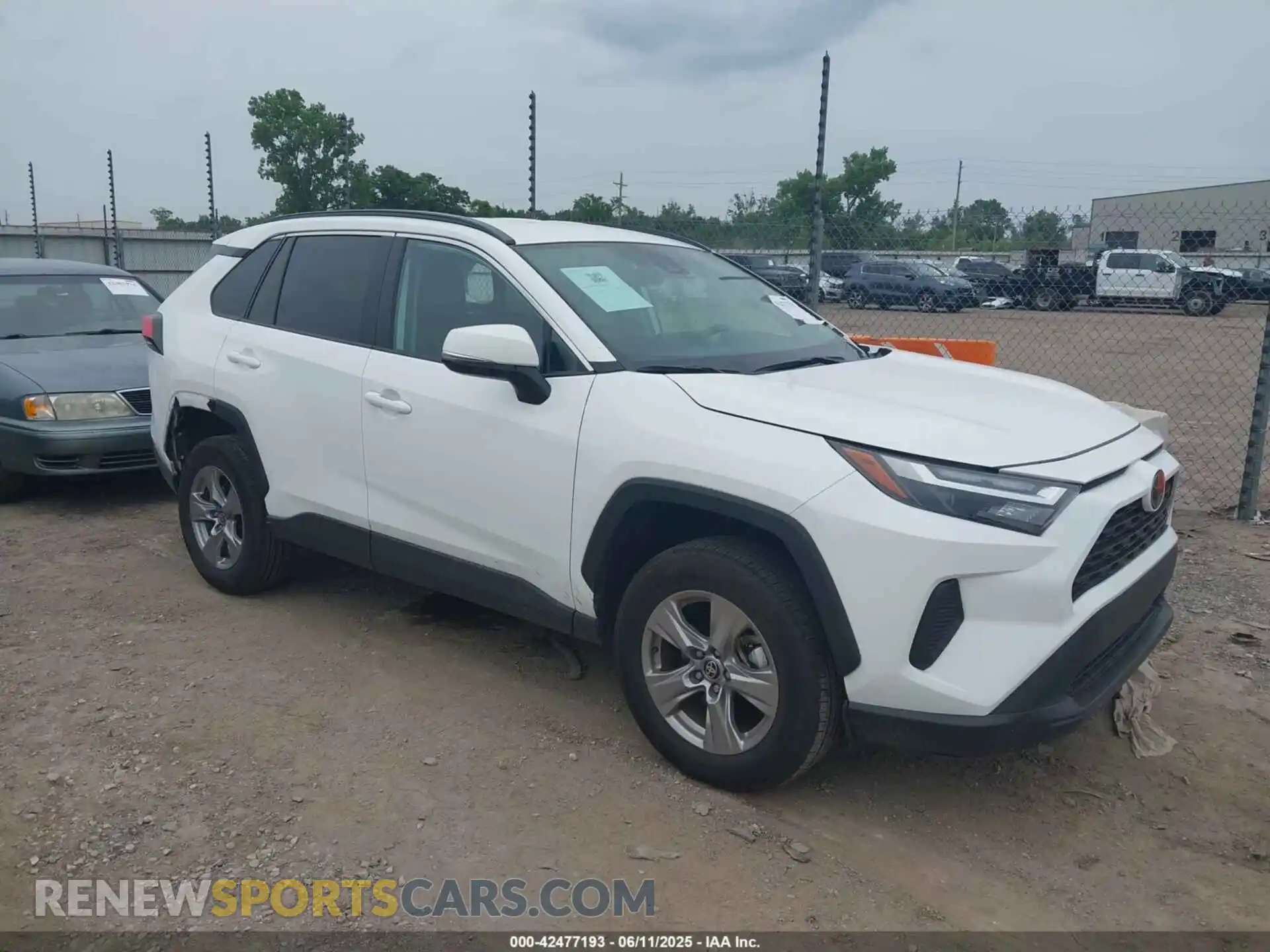 1 Photograph of a damaged car 2T3P1RFV4SW515617 TOYOTA RAV4 2025