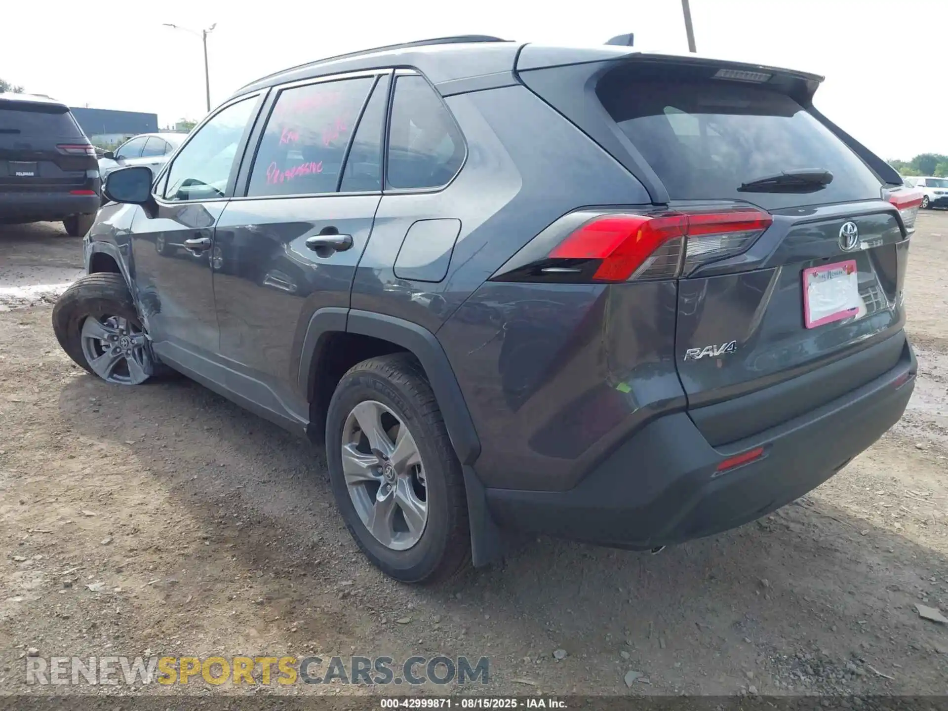 3 Фотография поврежденного автомобиля 2T3P1RFV4SW552540 TOYOTA RAV4 2025