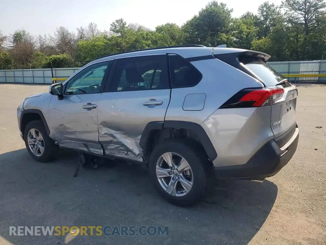 2 Photograph of a damaged car 2T3P1RFV5SW534256 TOYOTA RAV4 2025