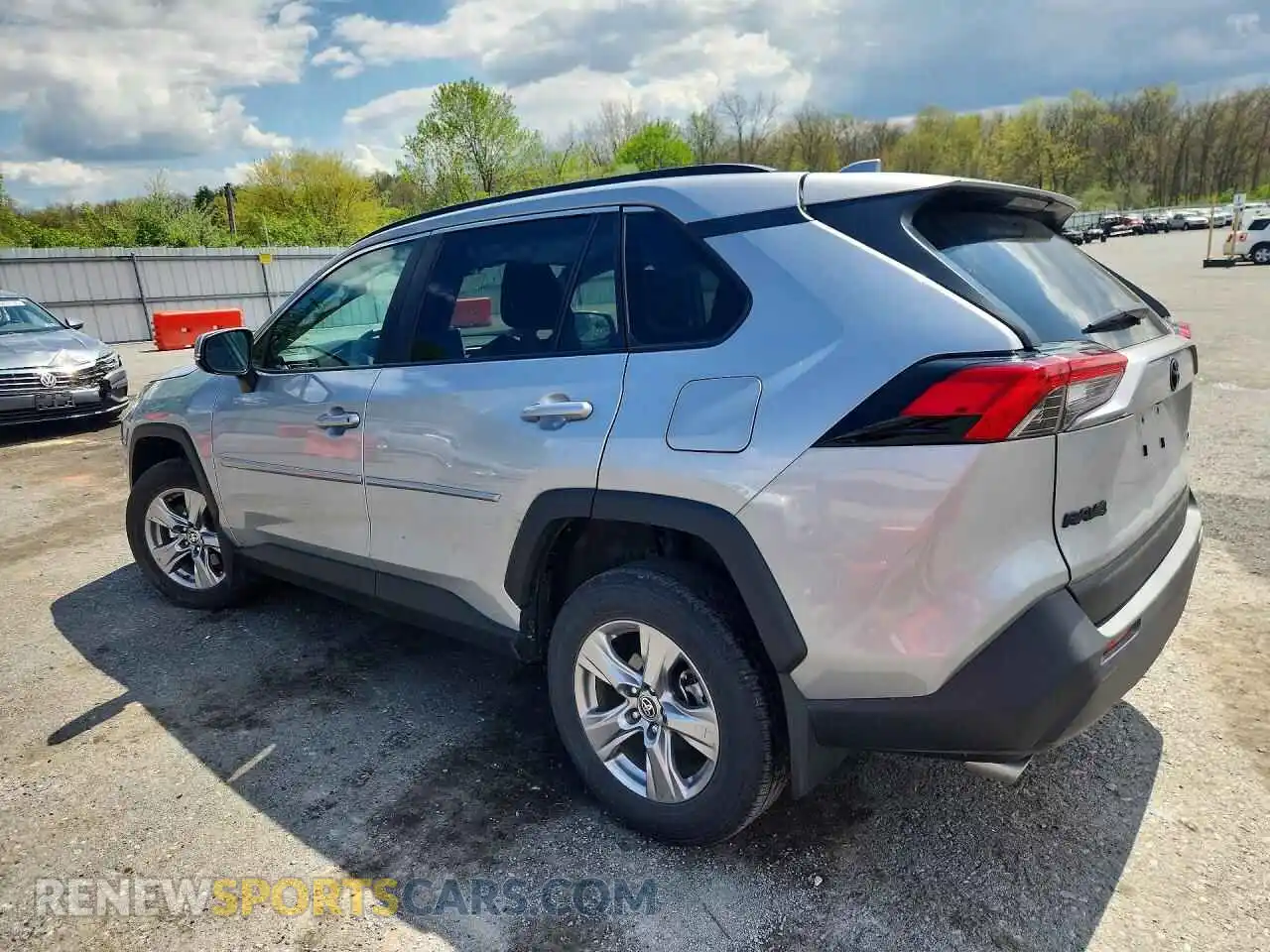 2 Photograph of a damaged car 2T3P1RFV5SW546472 TOYOTA RAV4 2025