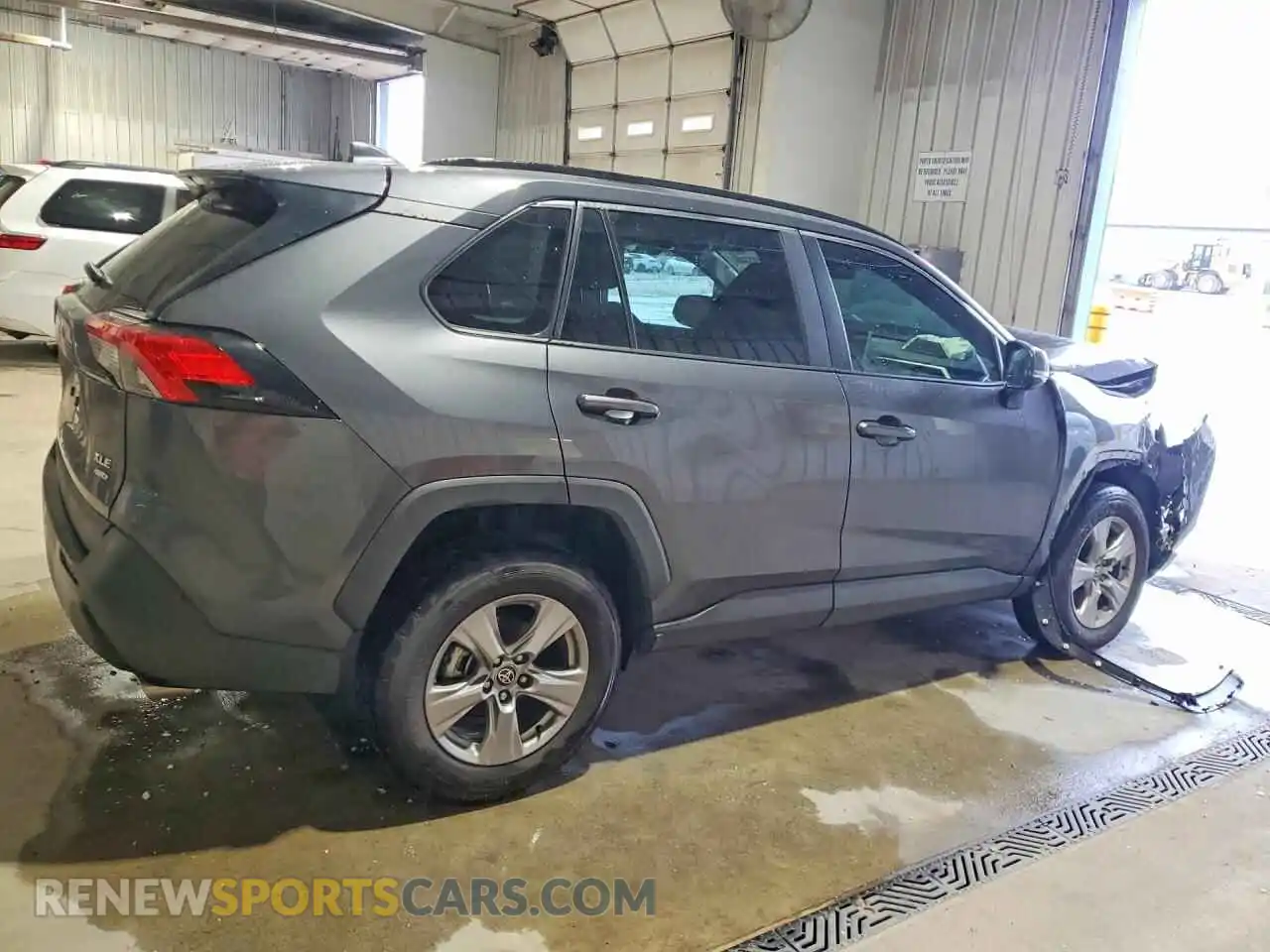 3 Фотография поврежденного автомобиля 2T3P1RFV5SW614303 TOYOTA RAV4 2025
