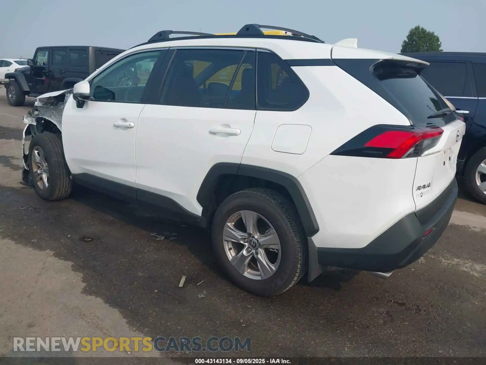 3 Photograph of a damaged car 2T3P1RFV6SC513210 TOYOTA RAV4 2025