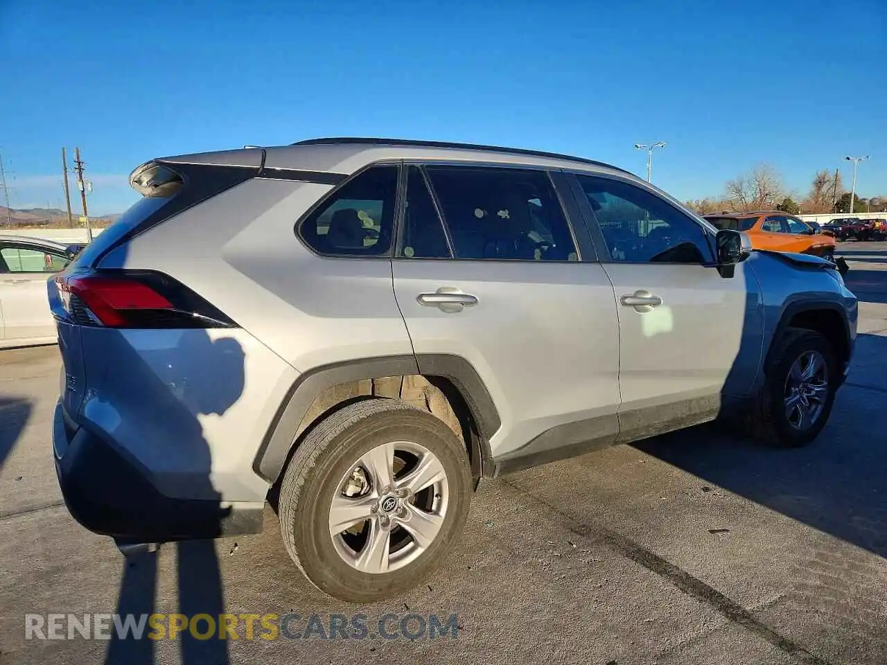 3 Фотография поврежденного автомобиля 2T3P1RFV6SW497704 TOYOTA RAV4 2025