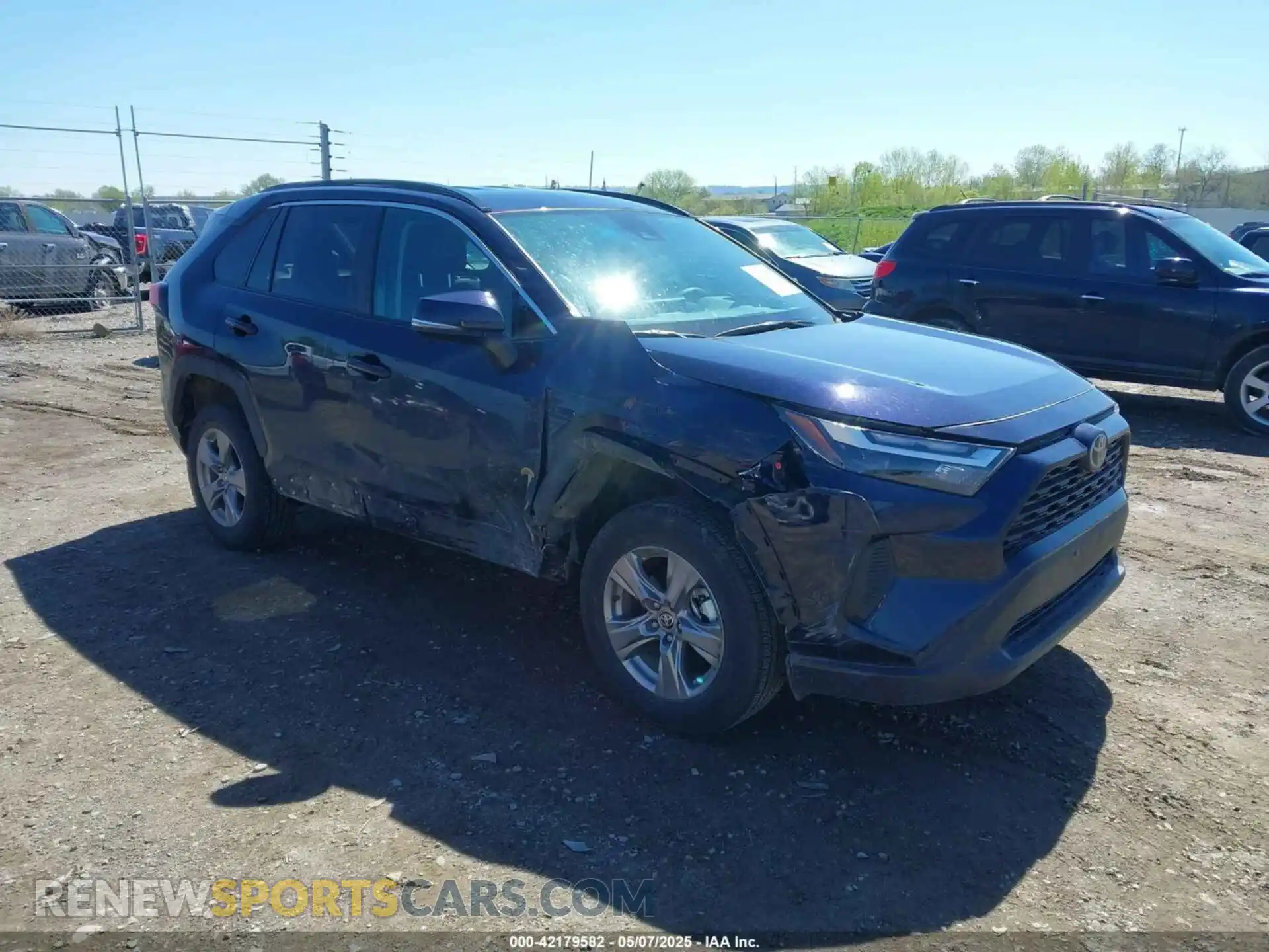1 Photograph of a damaged car 2T3P1RFV6SW502464 TOYOTA RAV4 2025