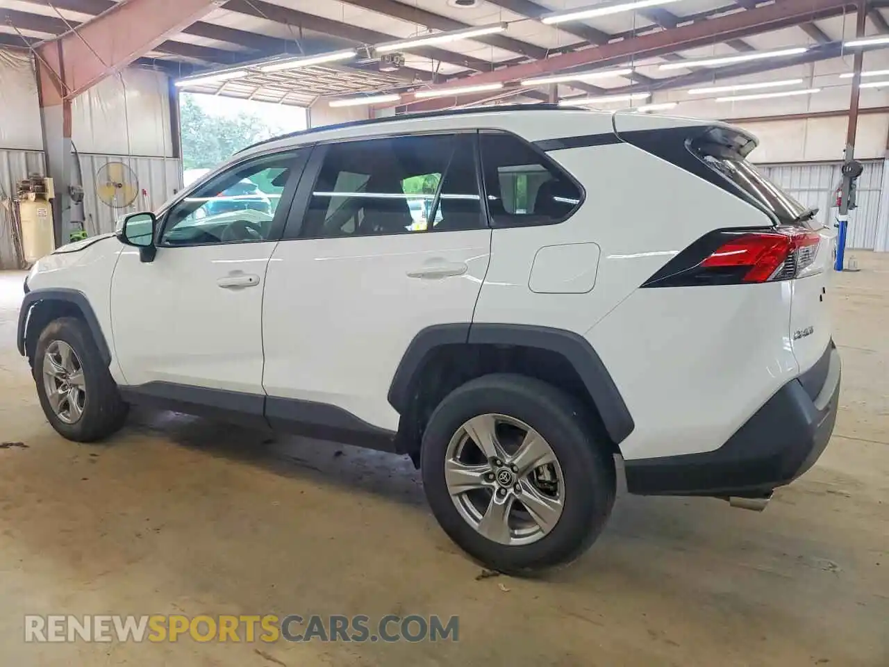 2 Photograph of a damaged car 2T3P1RFV6SW508572 TOYOTA RAV4 2025