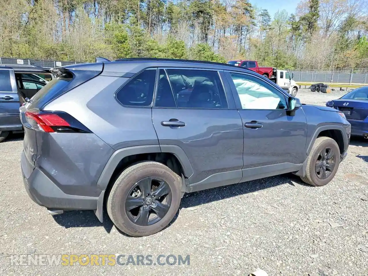 3 Photograph of a damaged car 2T3P1RFV6SW599391 TOYOTA RAV4 2025
