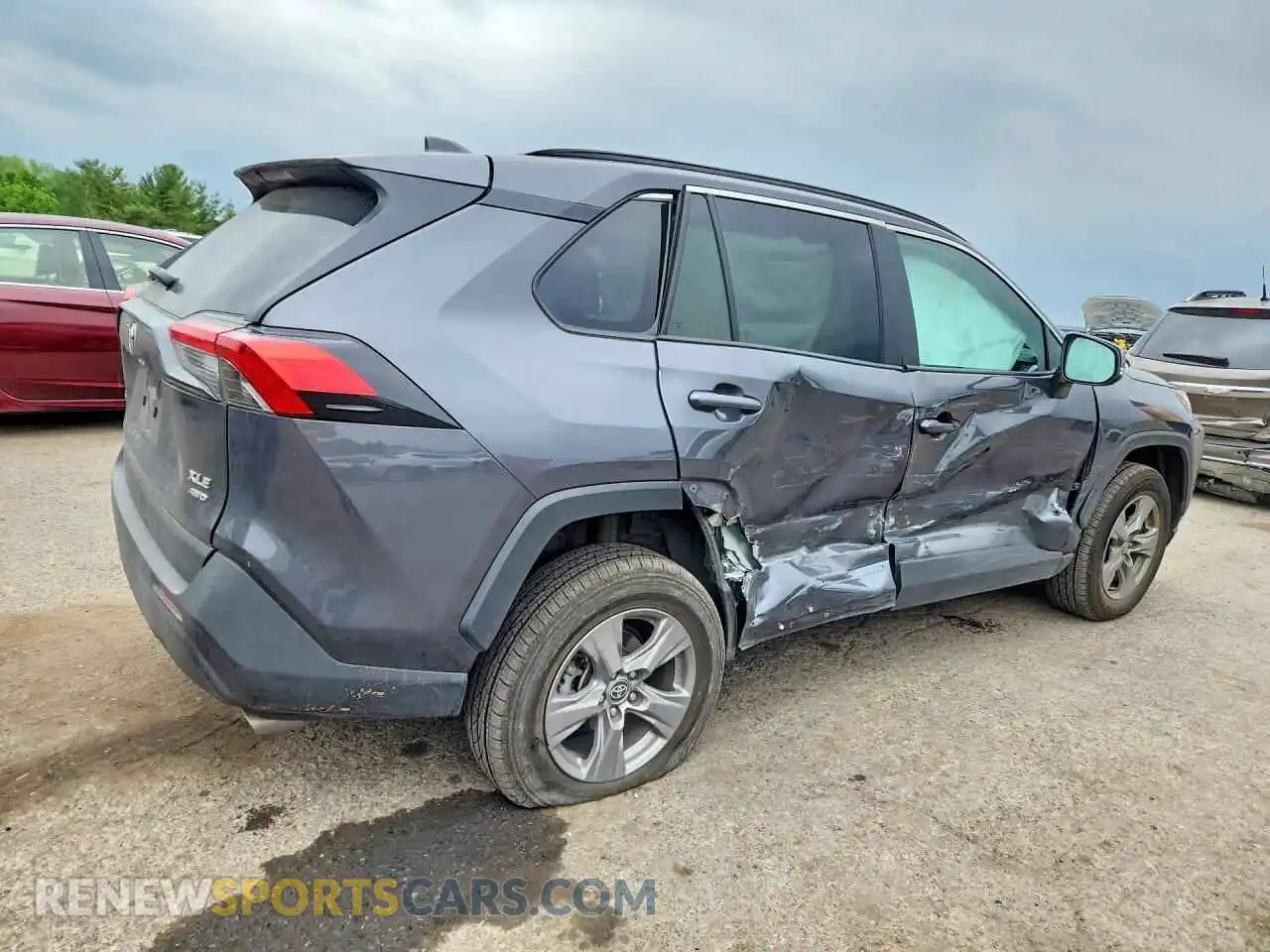 3 Photograph of a damaged car 2T3P1RFV6SW625794 TOYOTA RAV4 2025