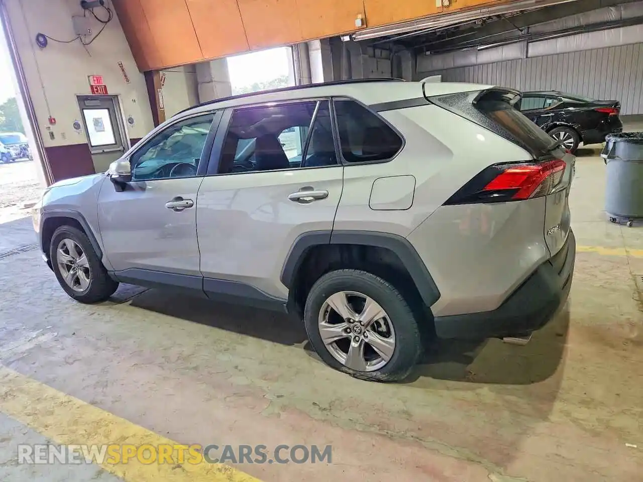 2 Photograph of a damaged car 2T3P1RFV7SW542570 TOYOTA RAV4 2025
