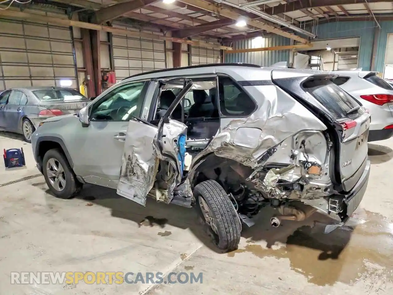 2 Photograph of a damaged car 2T3P1RFV7SW566223 TOYOTA RAV4 2025