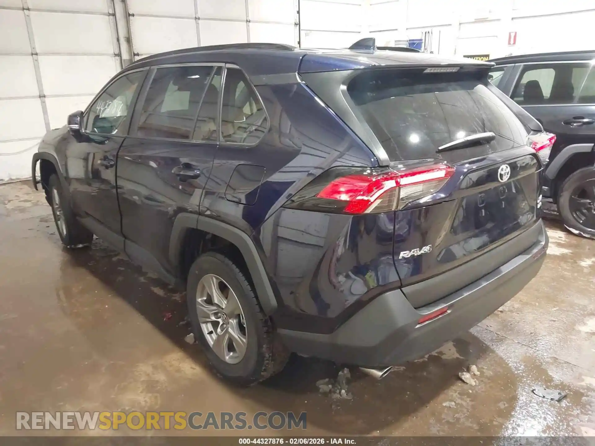 3 Фотография поврежденного автомобиля 2T3P1RFV7SW604517 TOYOTA RAV4 2025