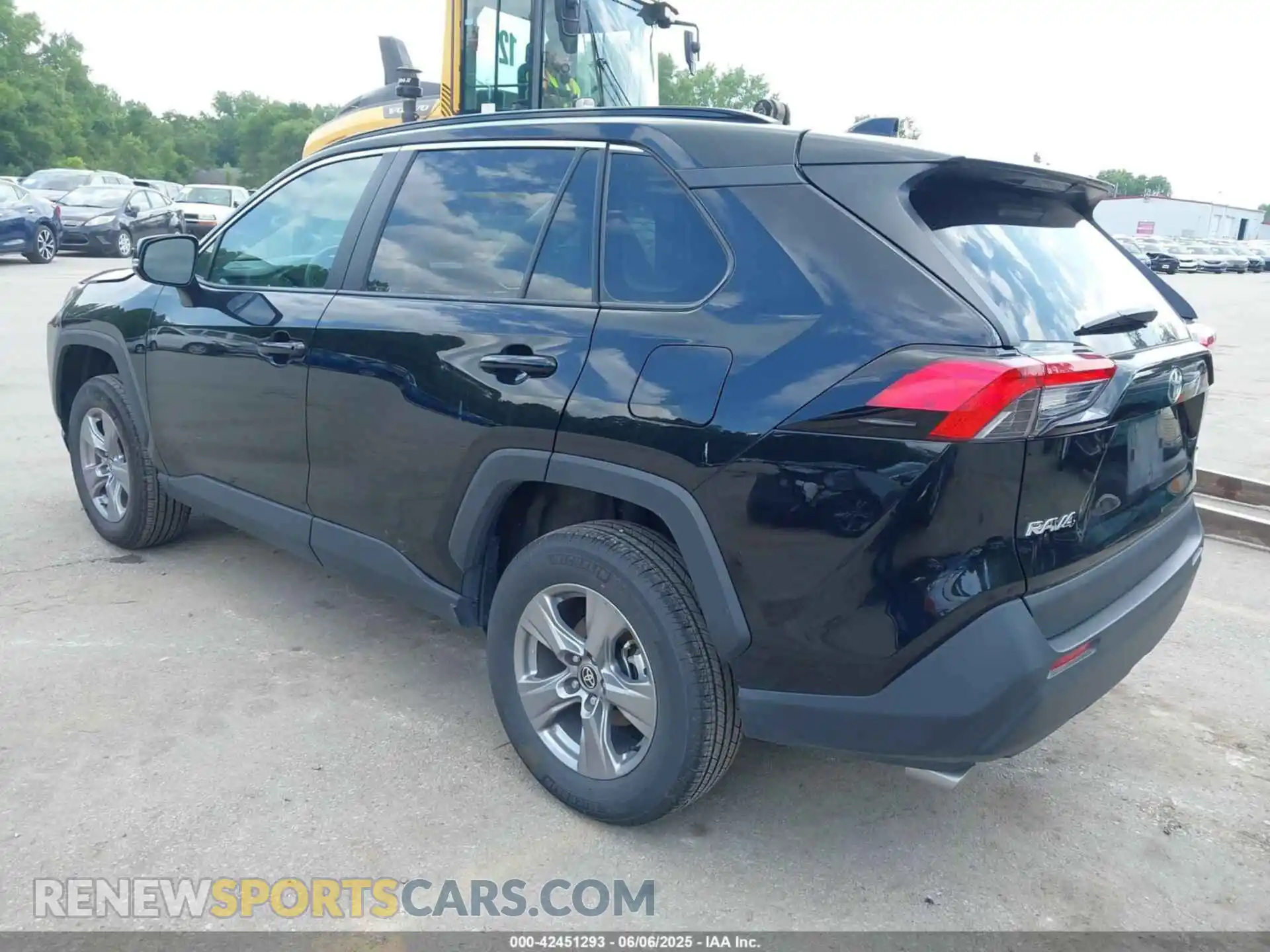3 Фотография поврежденного автомобиля 2T3P1RFV8SW502921 TOYOTA RAV4 2025
