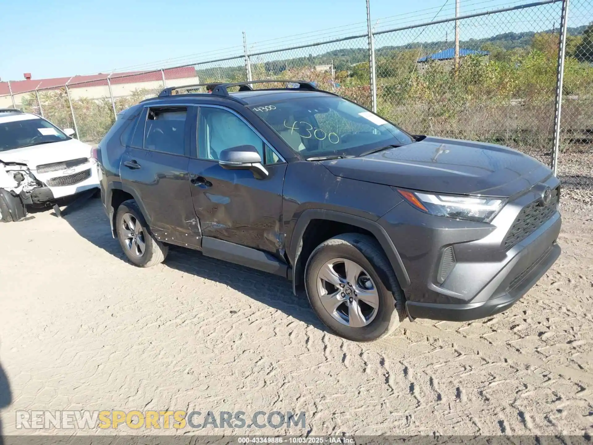 1 Photograph of a damaged car 2T3P1RFV8SW504300 TOYOTA RAV4 2025