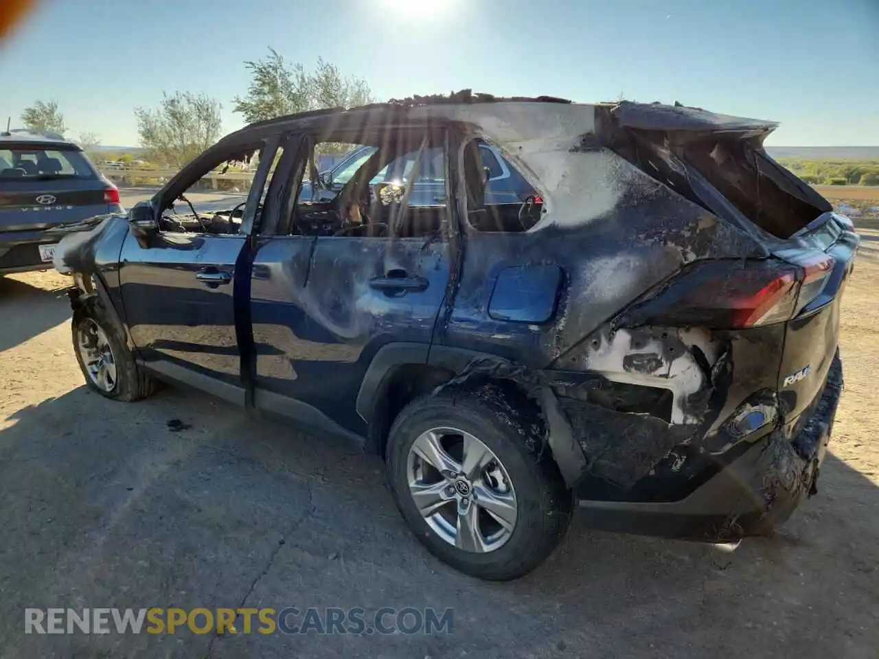 2 fotografías del automóvil dañado 2T3P1RFV8SW550936 TOYOTA RAV4 2025