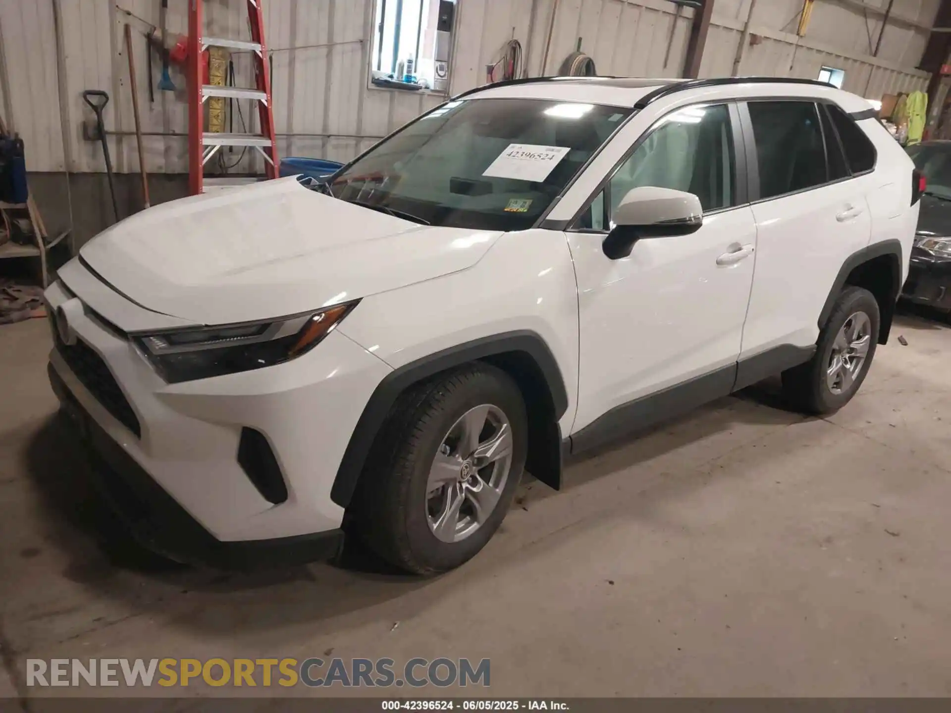 2 Photograph of a damaged car 2T3P1RFV9SC517932 TOYOTA RAV4 2025