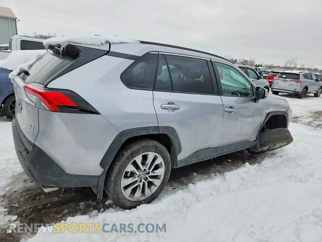 3 Photograph of a damaged car 2T3R1RFV6SC525477 TOYOTA RAV4 2025